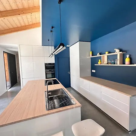 La Belle Vie Villa *